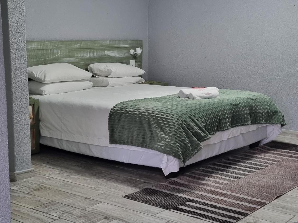 Northern Vine Guesthouse B&B Self-Catering Brackenfell Habitación foto