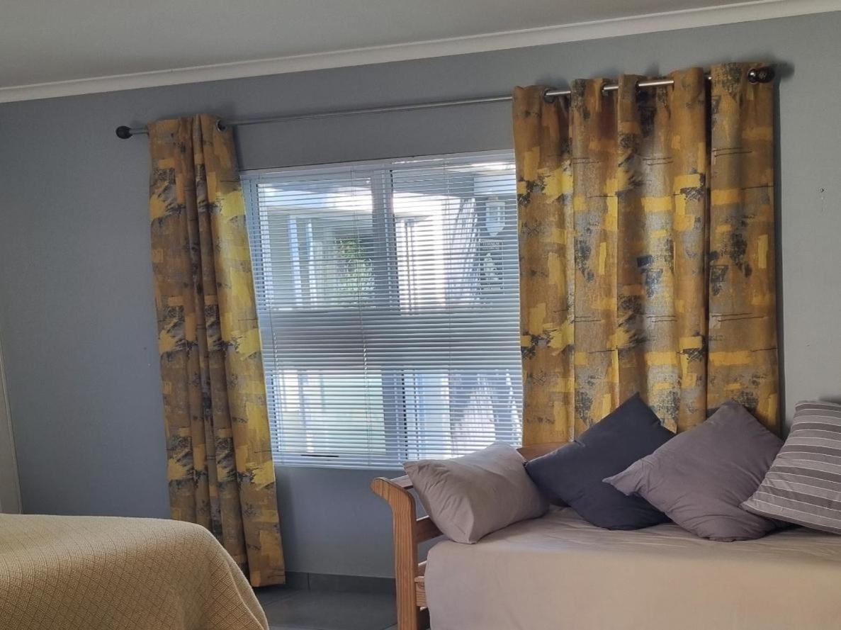 Northern Vine Guesthouse B&B Self-Catering Brackenfell Habitación foto